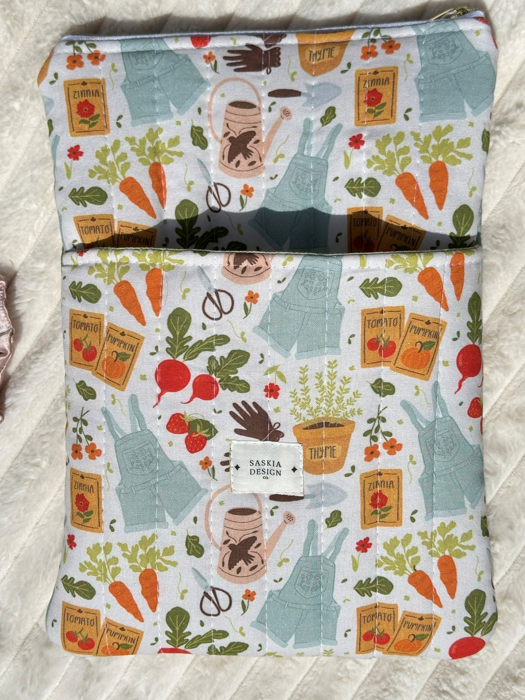 Spring Gardening Quilted Book Sleeve