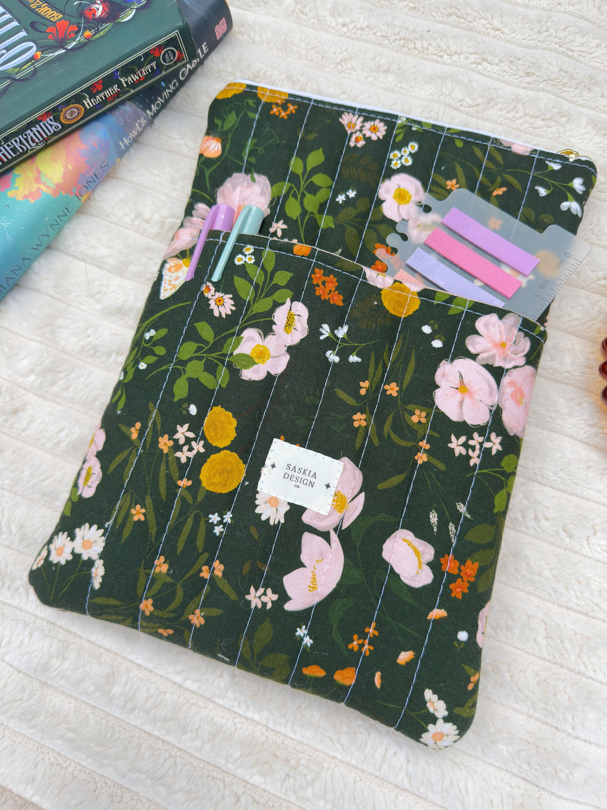 Primrose Quilted Book Sleeve